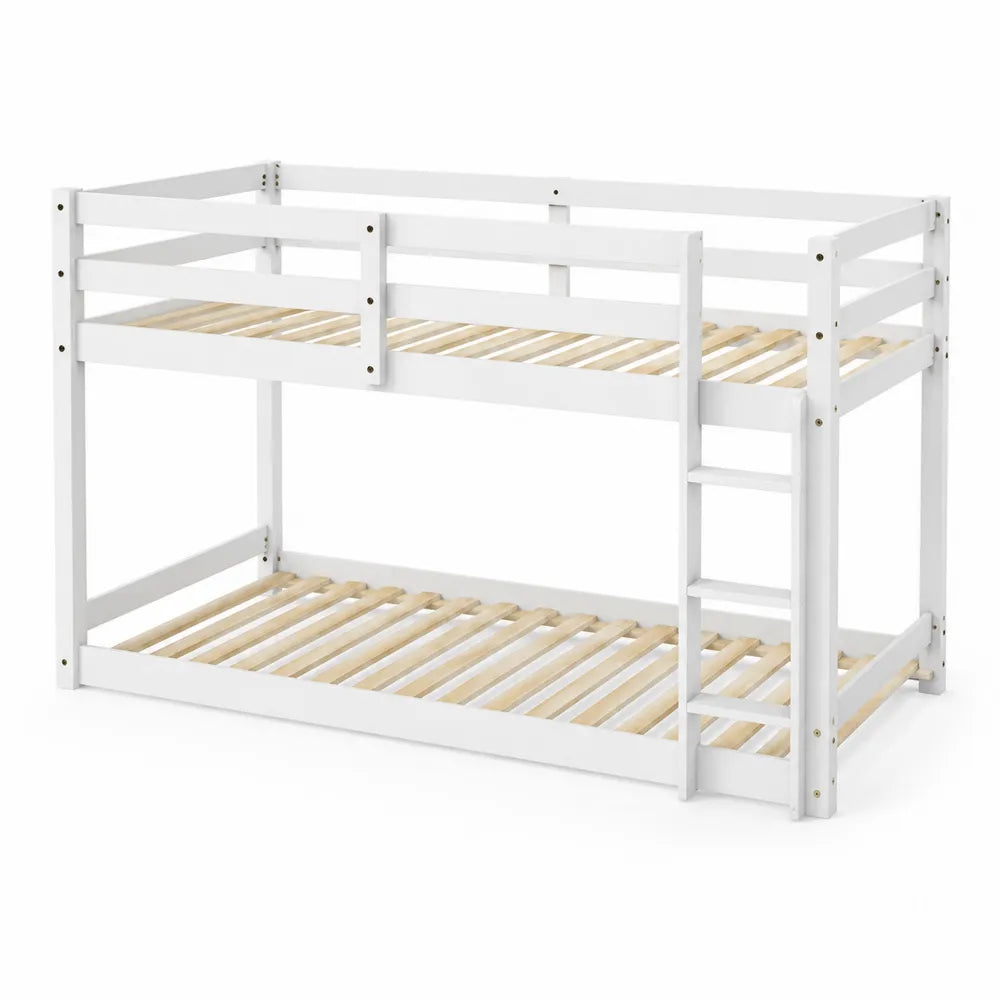 Lit superposé en bois blanc avec échelle